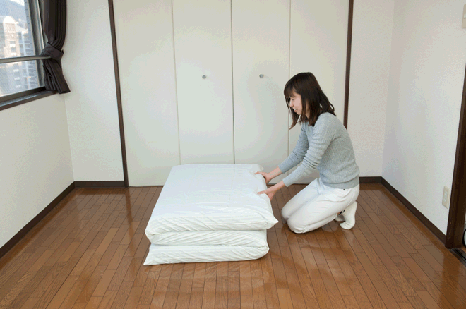 三つ折り式
