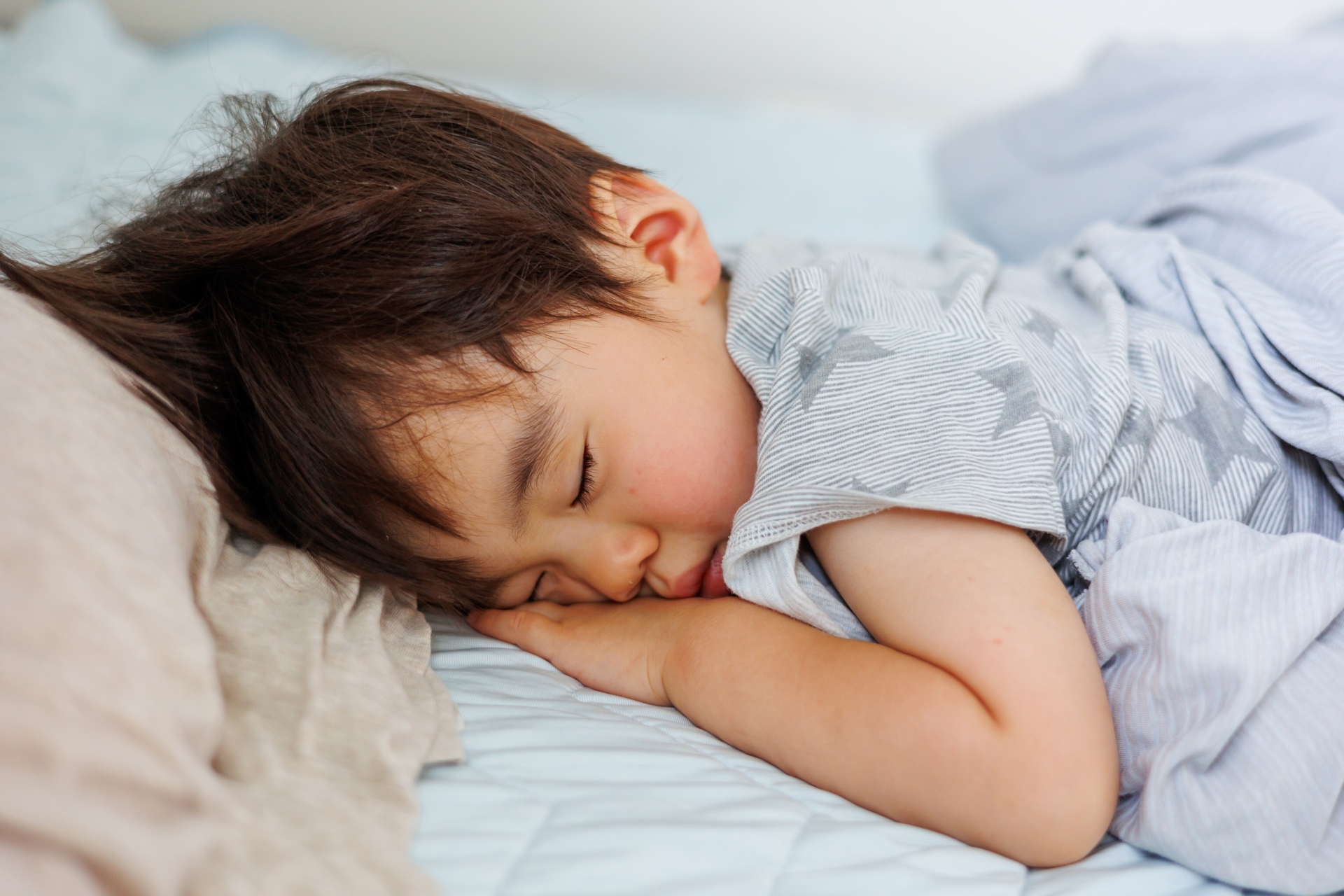 おねしょ・夜泣き対策に。子育てを劇的にラクにする「ネムリエ」3つの理由